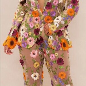 Floral Embroidered Women's Pant Suit